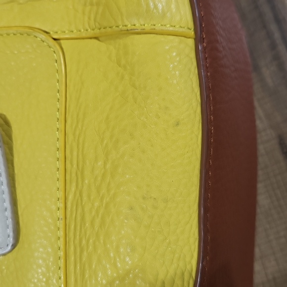 ISSAC MIZRAHI Cream Yellow Brown Color Block Leather Shoulder Bag - Picture 7 of 16